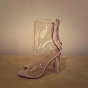 PVC boot fits 6/6.5 brand new